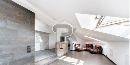 4-комн квартира Борьбы площадь, дом 15