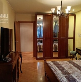 Продажа 4-комн квартиры на вторичном рынке Зоологическая улица