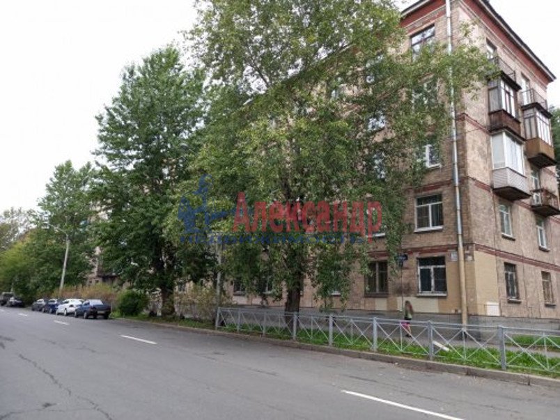 Продажа 2-комн квартиры на вторичном рынке Красных Зорь бул. ,  д. 11