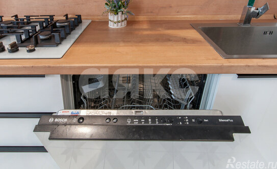 Продажа 3-комн квартиры на вторичном рынке Красный Посёлок, улица Фадеева,  д. 4