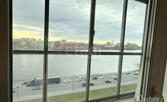 Аренда 2-комн квартиры на вторичном рынке Октябрьская наб,  д. 44