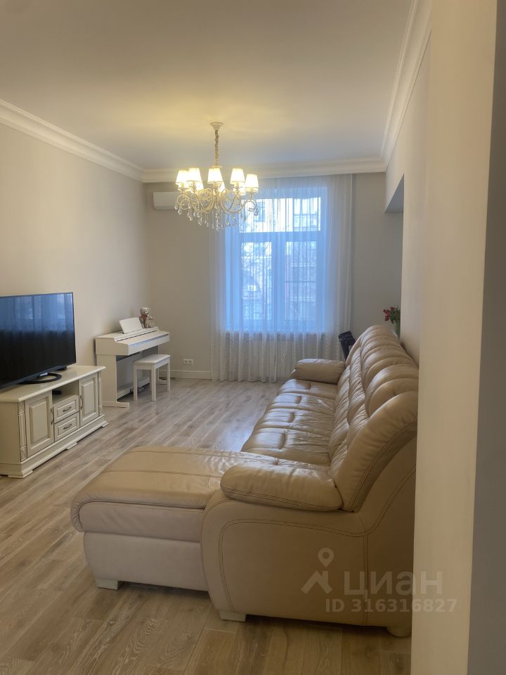 Продажа 4-комн квартиры на вторичном рынке улица Маршала Рыбалко, 5