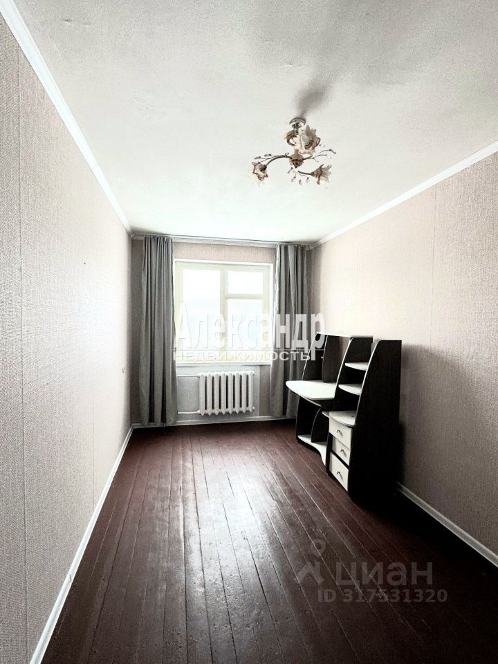 Продажа 4-комн квартиры на вторичном рынке пос. Севастьяново, Новая улица, 1