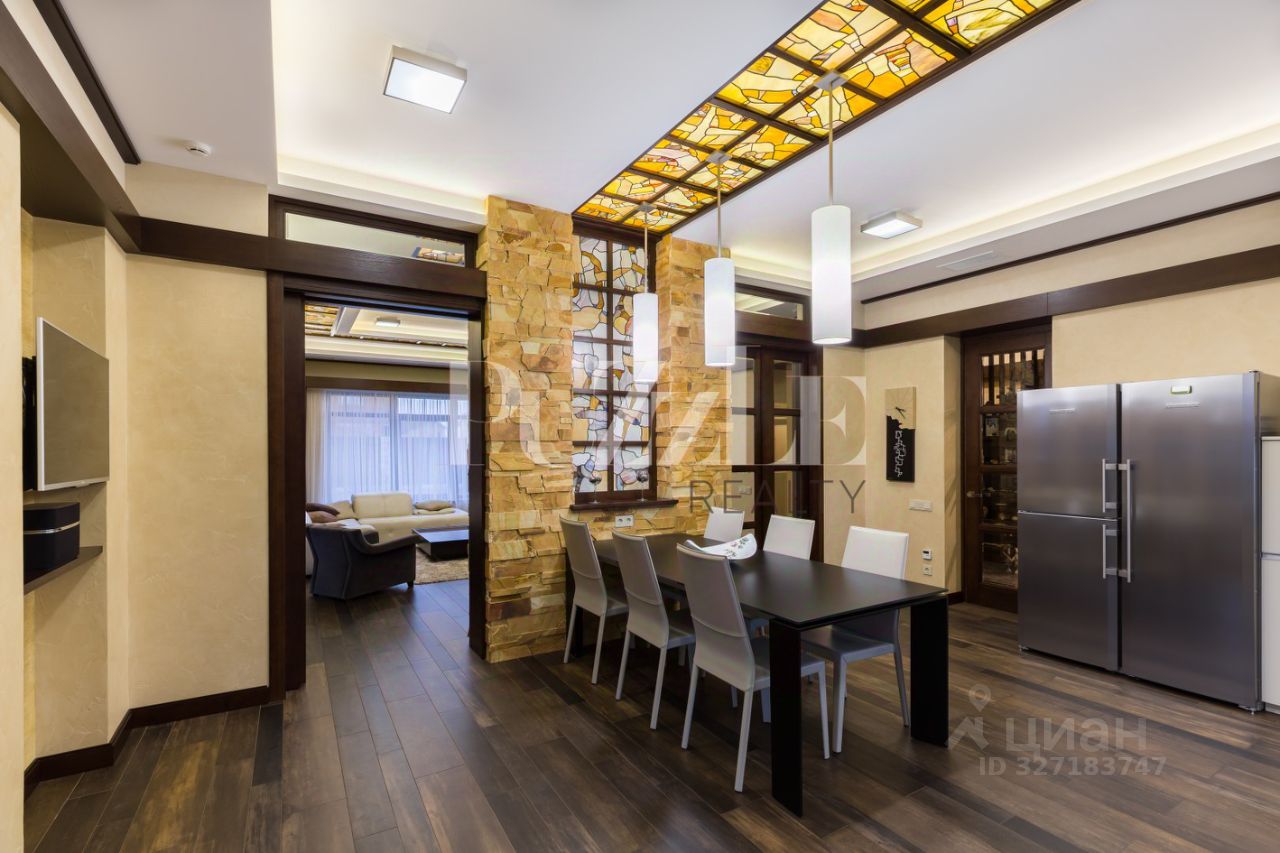 Продажа дома пос. Романовка, улица Каштановая, 15