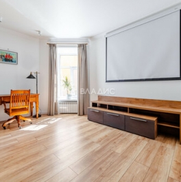 Продажа 2-комн квартиры на вторичном рынке Английский пр-кт,  д. 58