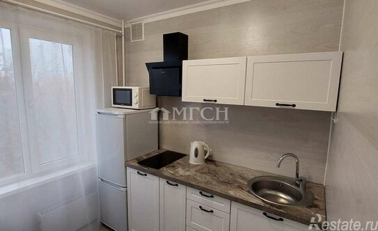 Продажа 1-комн квартиры на вторичном рынке улица Мусы Джалиля,  д. 27 к1