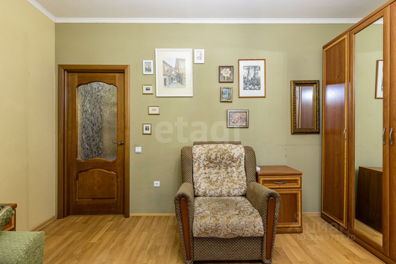 Продажа 3-комн квартиры на вторичном рынке Енотаевская улица, 4