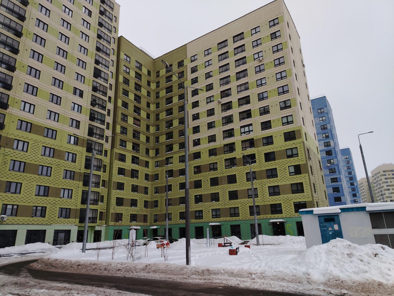 Продажа 4-комн квартиры на вторичном рынке улица Маресьева, 10к1