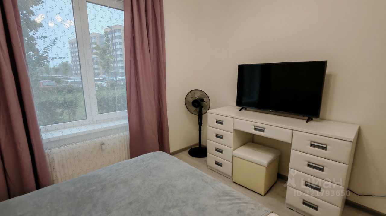 Продажа 2-комн квартиры на вторичном рынке улица Генерала Кравченко, 7к3