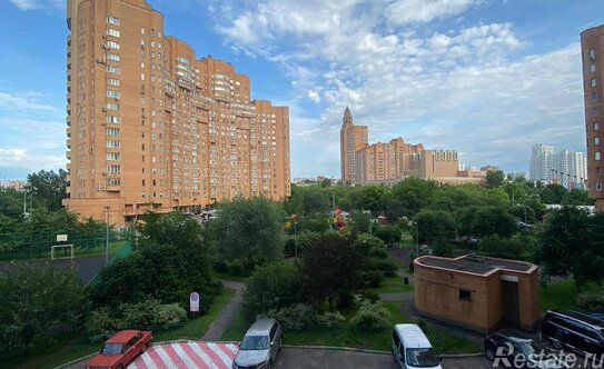 Продажа 2-комн квартиры на вторичном рынке Зеленодольская улица,  д. 36 к2