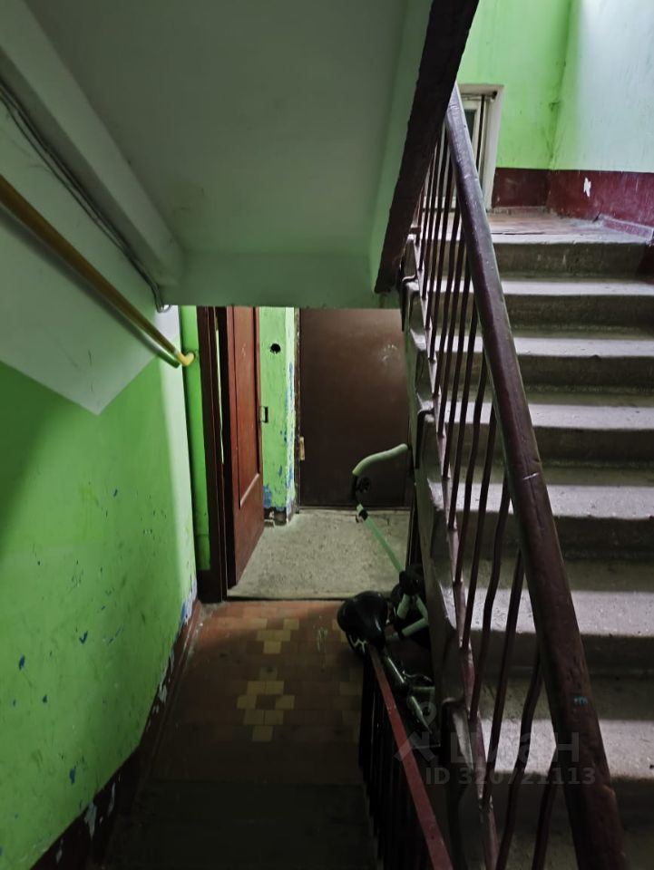 Продажа 2-комн квартиры на вторичном рынке Волхов, улица Кирова, 1А