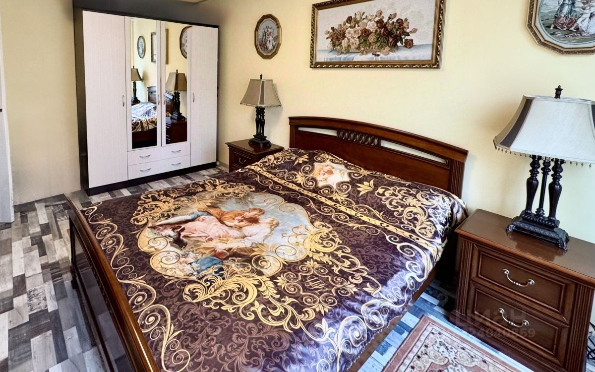 Продажа 3-комн квартиры на вторичном рынке улица Седова, 98