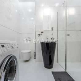 Продажа 4-комн квартиры на вторичном рынке Эльдара Рязанова ул