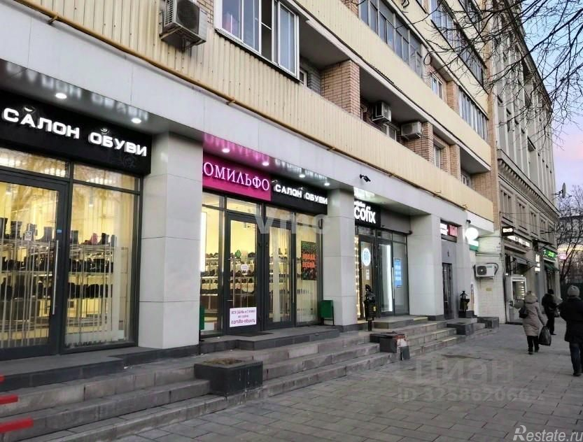 Аренда торгового помещения Ленинградский пр-кт,  д. 4/2