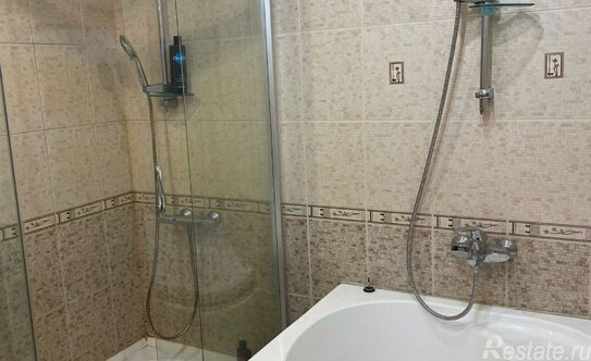 Аренда 3-комн квартиры на вторичном рынке улица Моисеенко,  д. 5