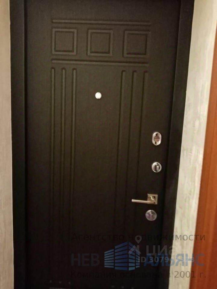 Продажа 1-комн квартиры на вторичном рынке д. Малые Колпаны, улица Западная, 18