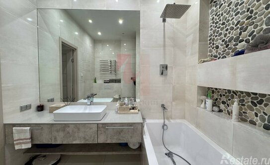 Продажа 2-комн квартиры на вторичном рынке Химки, Загородная улица,  д. 2