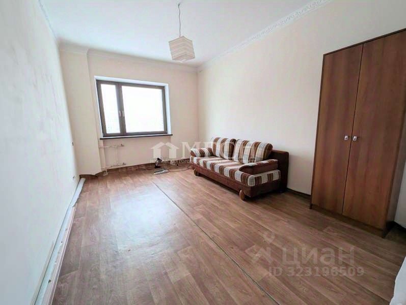 Продажа 3-комн квартиры на вторичном рынке улица Гарибальди, 36