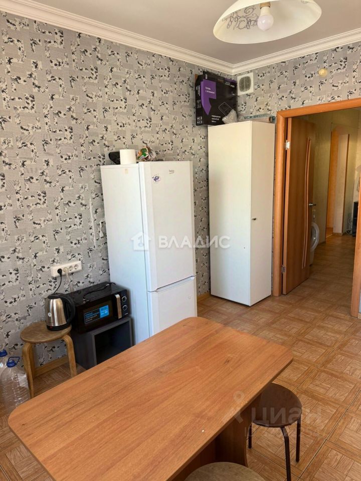 Продажа 3-комн квартиры на вторичном рынке Дрожжино пгт, улица Южная, 25