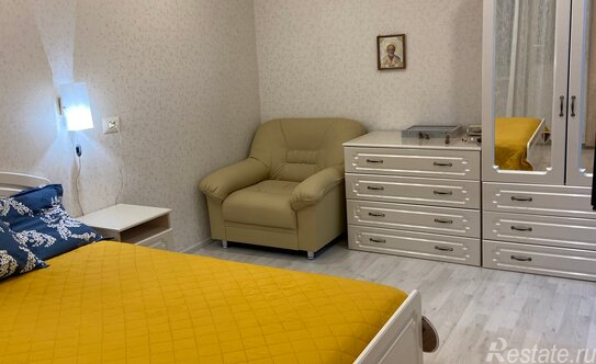 Продажа 2-комн квартиры на вторичном рынке Школьная улица,  д. 126 к2