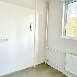 Продажа 2-комн квартиры на вторичном рынке улица Маршала Захарова