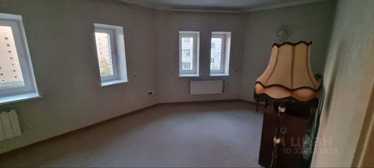 Продажа 4-комн квартиры на вторичном рынке Королев, проспект Космонавтов, 33к1