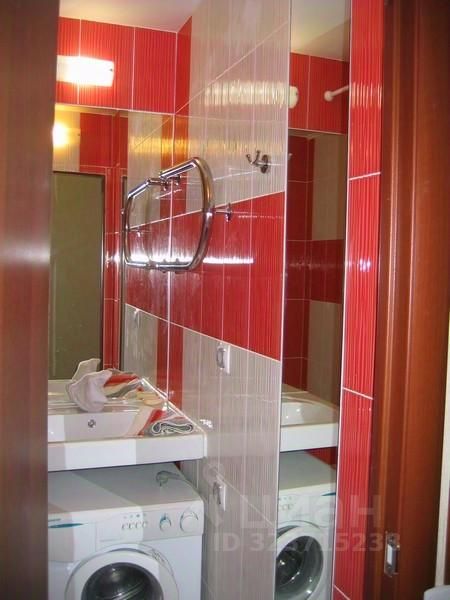 Продажа 2-комн квартиры на вторичном рынке Снежная улица, 8