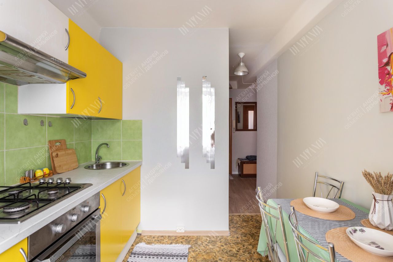 Продажа 2-комн квартиры на вторичном рынке улица Есенина, 40К1