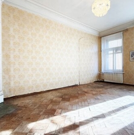 Продажа 3-комн квартиры на вторичном рынке Дегтярный пер,  д. 6