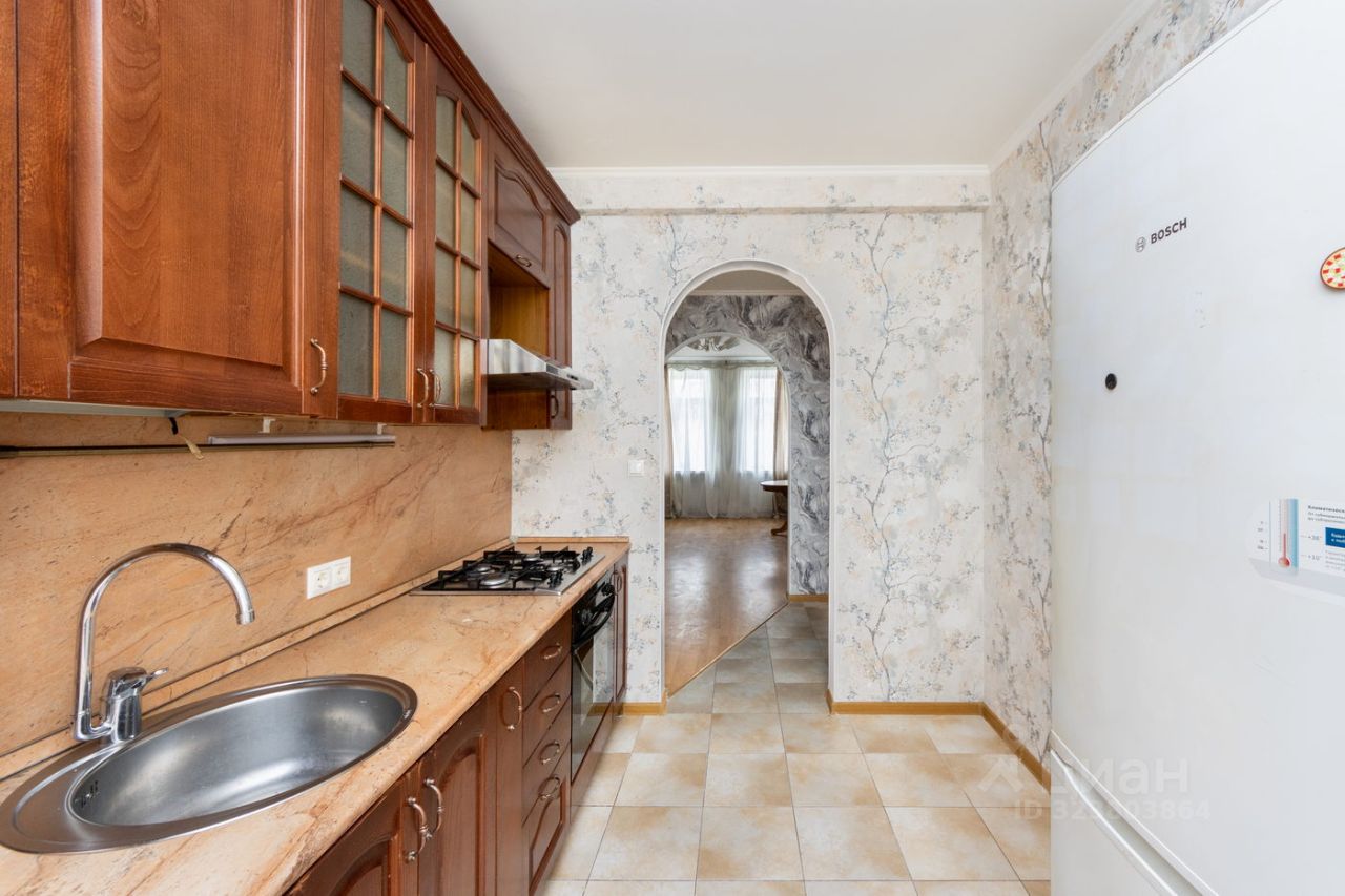 Продажа 3-комн квартиры на вторичном рынке Октябрьская улица, 4