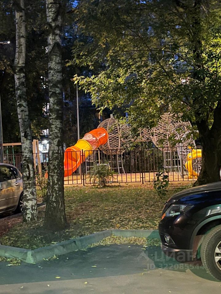 Продажа 1-комн квартиры на вторичном рынке Красногвардейский бульвар, 5К2