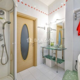 Продажа 2-комн квартиры на вторичном рынке Каменноостровский пр-кт,  д. 34