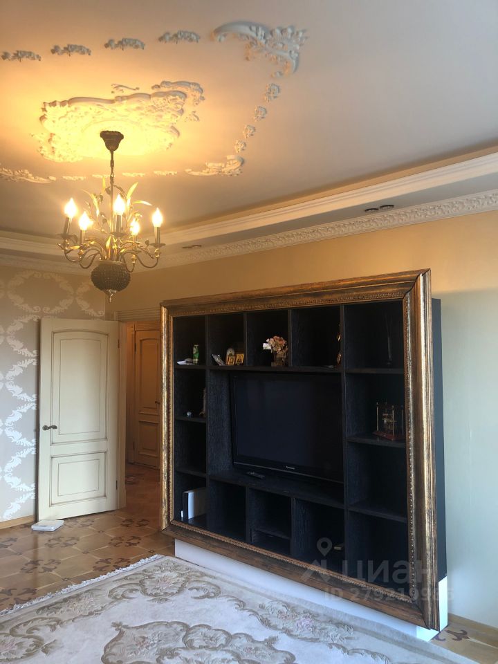 Аренда 3-комн квартиры на вторичном рынке проспект Маршала Жукова, 76к2