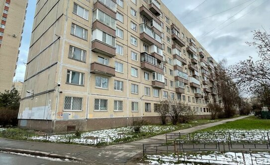 Продажа 3-комн квартиры на вторичном рынке Шлиссельбургский пр-кт,  д. 17,  к. 2