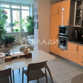 Продажа 4-комн квартиры на вторичном рынке Родионовская улица