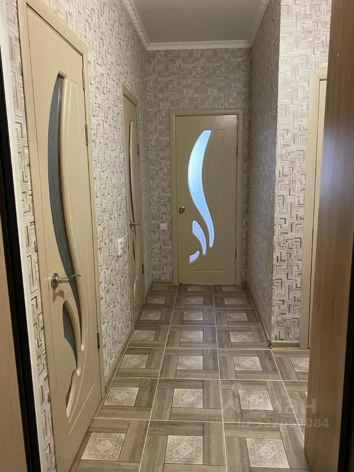 Продажа 1-комн квартиры на вторичном рынке Свердловский пгт, улица Строителей, 18