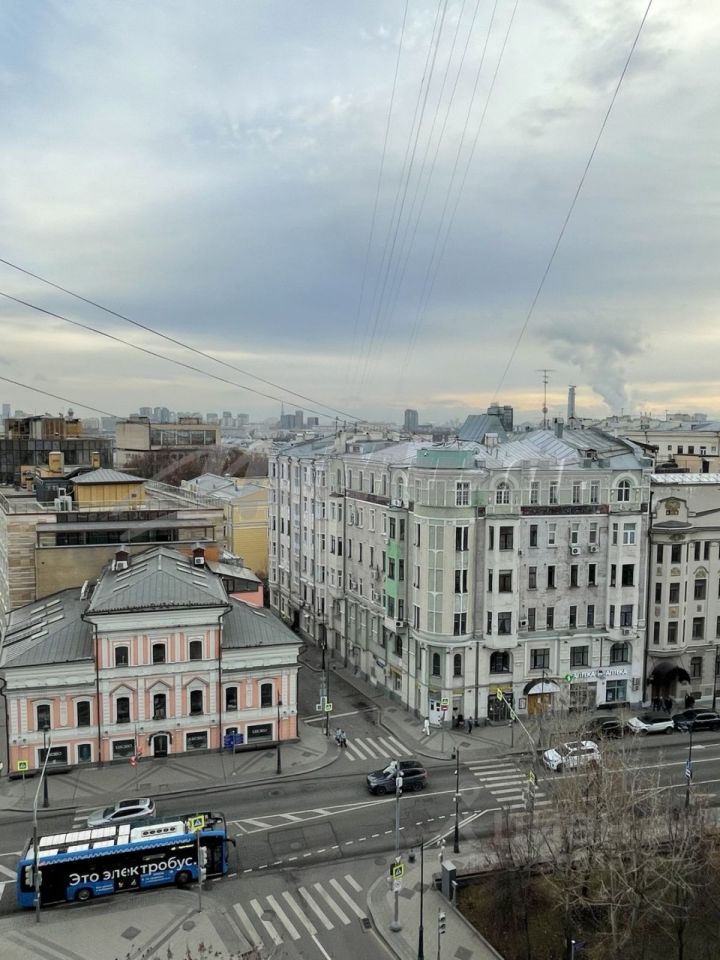 Продажа 4-комн квартиры на вторичном рынке улица Пречистенка, 30/2
