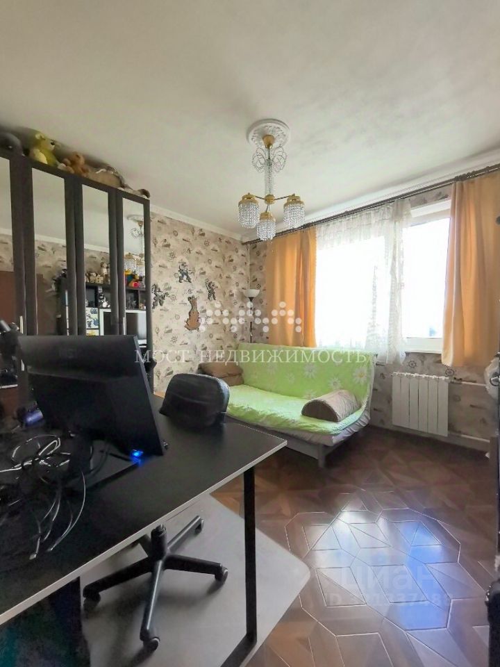 Продажа 3-комн квартиры на вторичном рынке улица Генерала Тюленева, 3