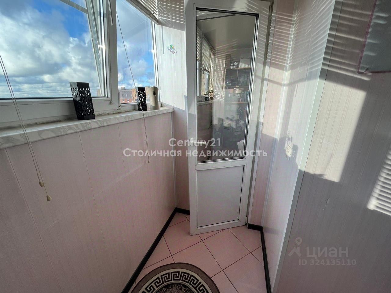 Продажа 2-комн квартиры на вторичном рынке Западный мкр, улица Лунная, 1к1