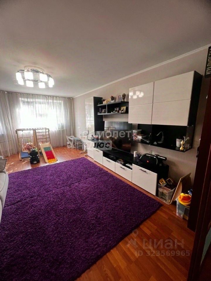 Продажа 2-комн квартиры на вторичном рынке улица Зои и Александра Космодемьянских, 11А