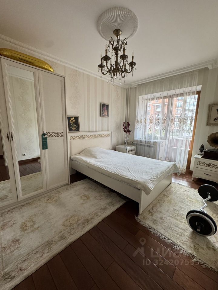 Продажа 6-комн квартиры на вторичном рынке Старокачаловская улица, 10