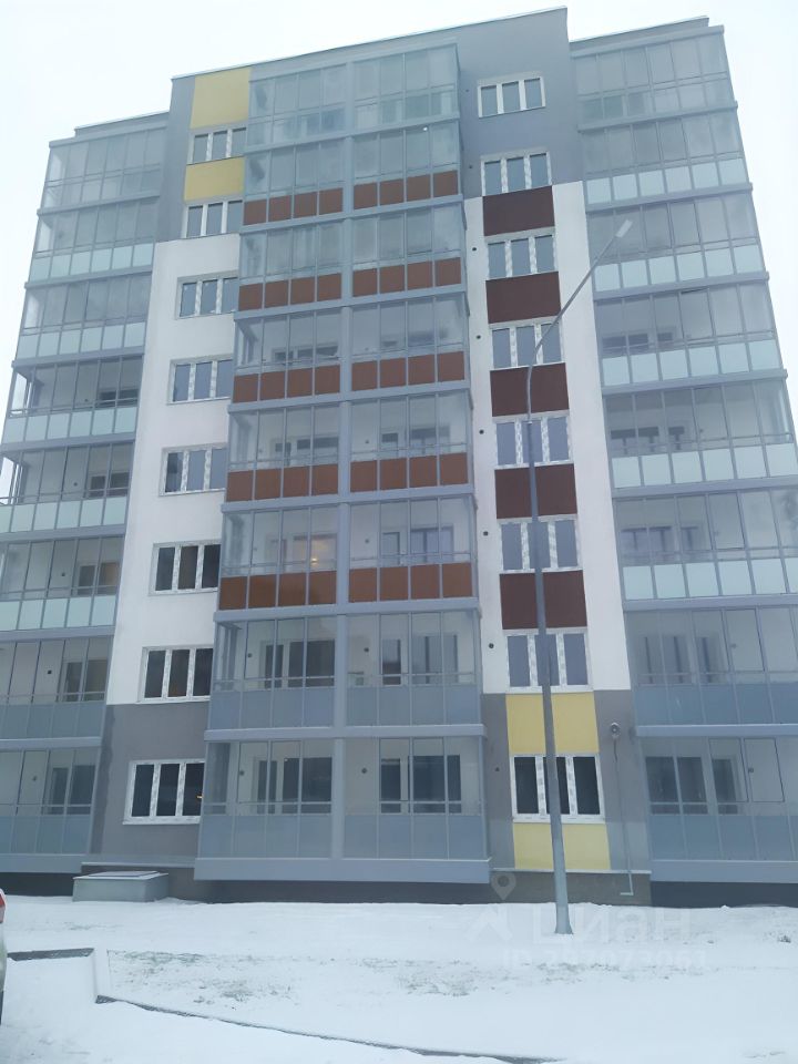 Продажа 3-комн квартиры на вторичном рынке д. Янино-2, улица Рябиновая, 8к4