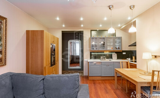 Продажа 4-комн квартиры на вторичном рынке Выборгское шоссе,  д. 17,  к. 1