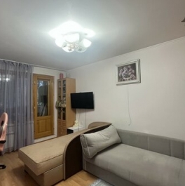 Продажа 2-комн квартиры на вторичном рынке Сиреневый бульвар,  д. 4/7