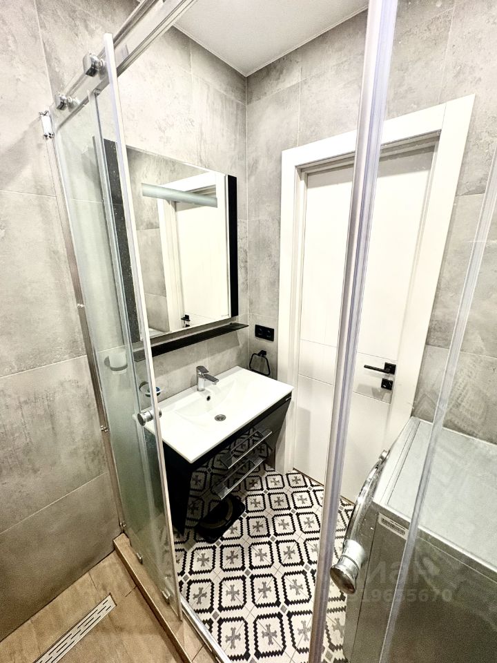 Продажа 2-комн квартиры на вторичном рынке проспект Героев, 18