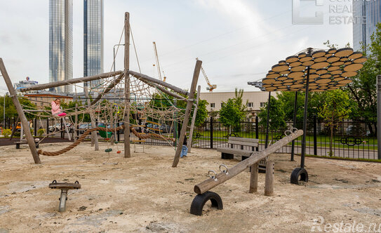 Продажа 4-комн квартиры на вторичном рынке ул Мантулинская,  д. 9,  к. 5