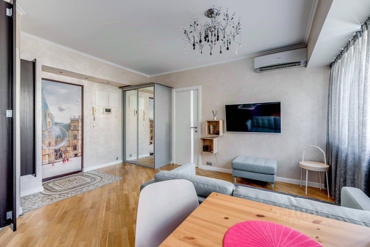 Аренда 2-комн квартиры на вторичном рынке Озерковская набережная,  д. 2/1