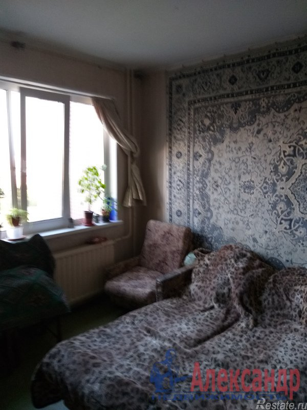 Продажа 2-комн квартиры на вторичном рынке Малая Карпатская ул. ,  д. 17