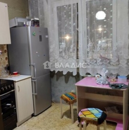 Продажа 2-комн квартиры на вторичном рынке Митинский 2-й пер,  д. 5