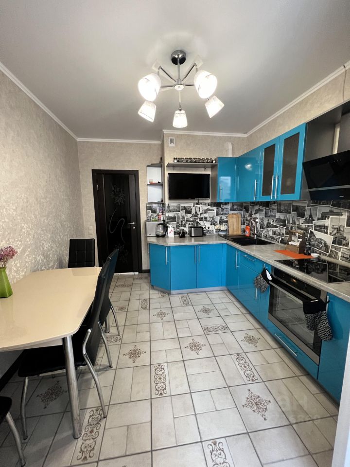 Продажа 2-комн квартиры на вторичном рынке Боброво пгт, улица Лесная, 24к1